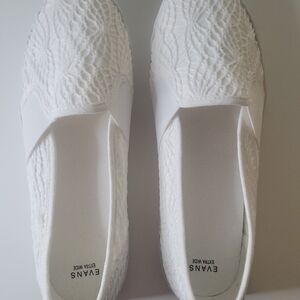White Lace Slip-On Flats for Women